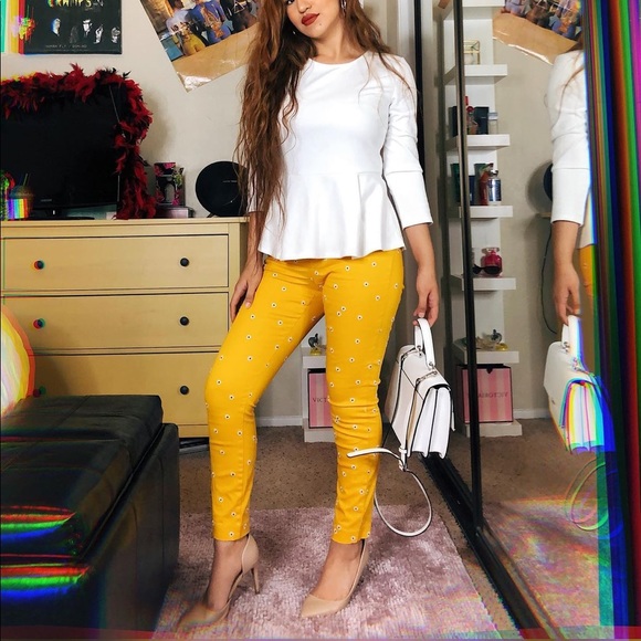 Yellow, flower detail pants - Picture 8 of 9